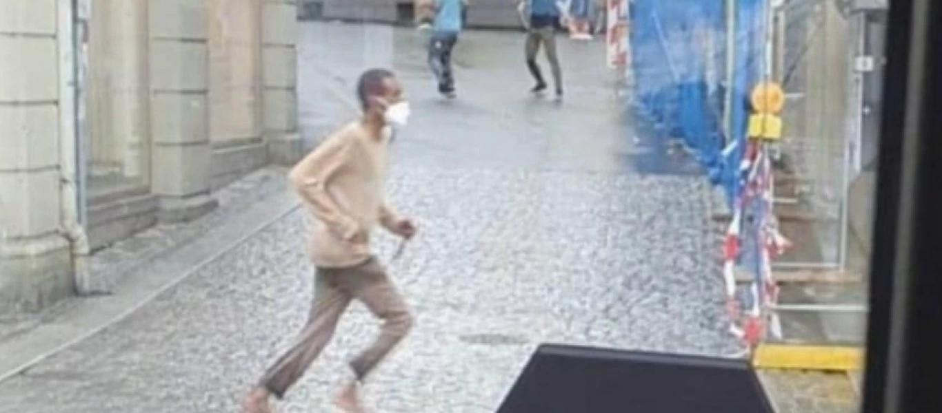 Ισλαμιστής Σομαλός σκορπά τον θάνατο στην Γερμανία: Μαχαίρωσε μέχρι θανάτου τρεις ανθρώπους! (βίντεο)